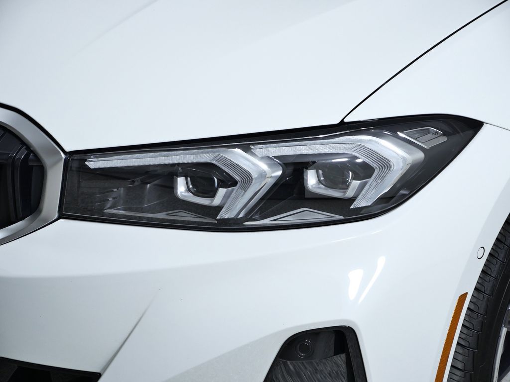 Thumbnail: 2025 BMW 3 Series - 4