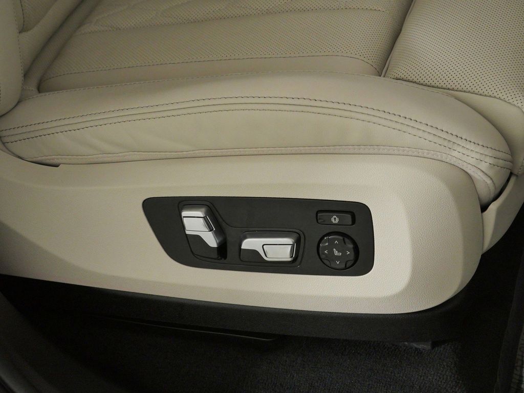 Thumbnail: 2022 BMW X5 - 26