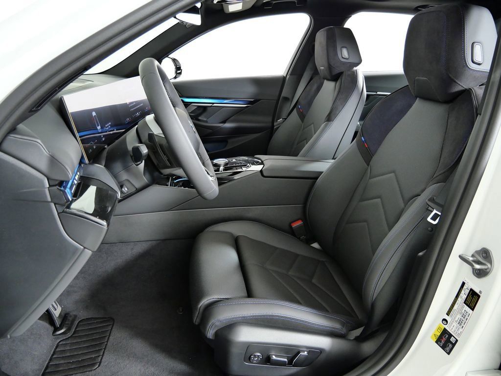 Thumbnail: 2026 BMW i5 - 35