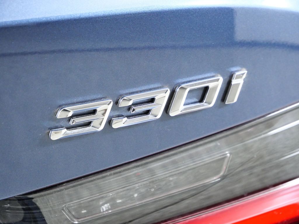 Thumbnail: 2026 BMW 3 Series - 12