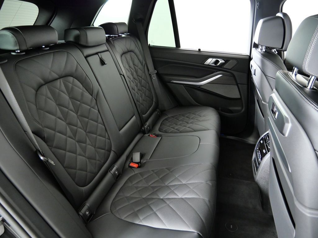 Thumbnail: 2026 BMW X5 - 27