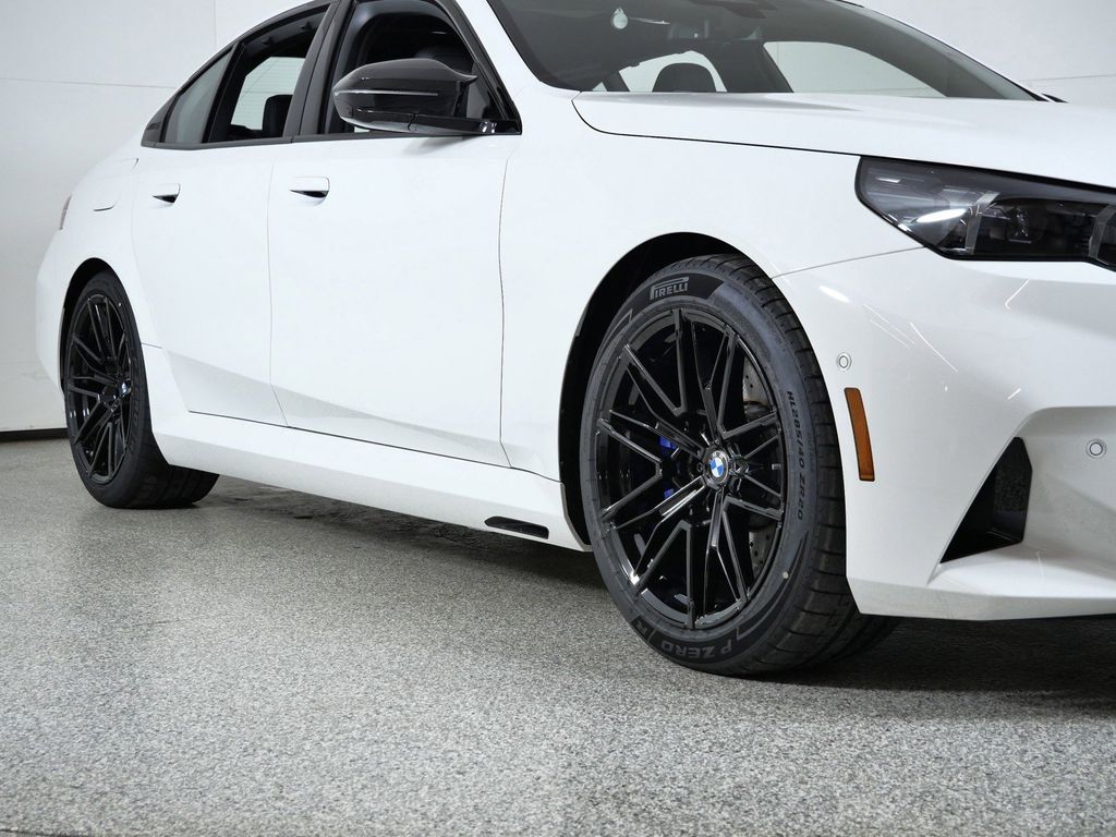 Thumbnail: 2026 BMW M5 - 6