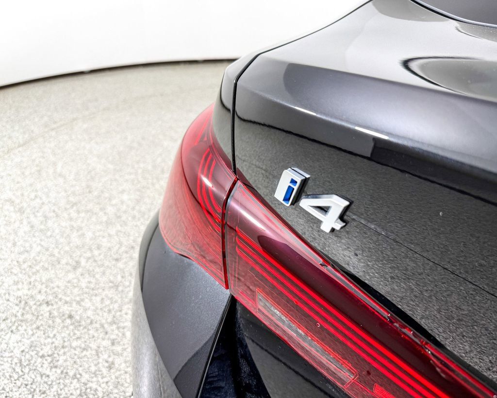 Thumbnail: 2025 BMW i4 - 17