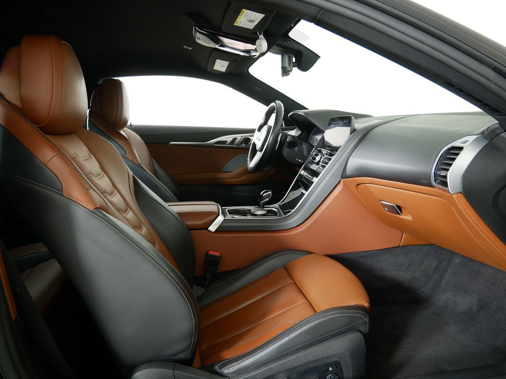 Thumbnail: 2022 BMW 8 Series - 21