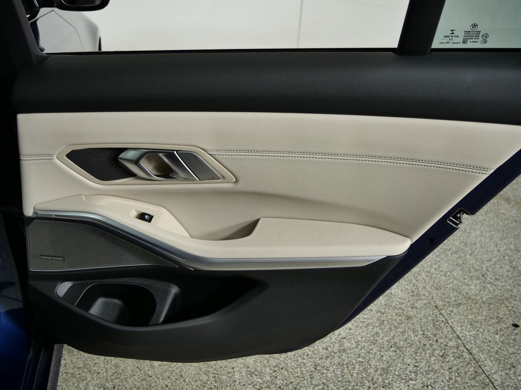 Thumbnail: 2023 BMW 3 Series - 29