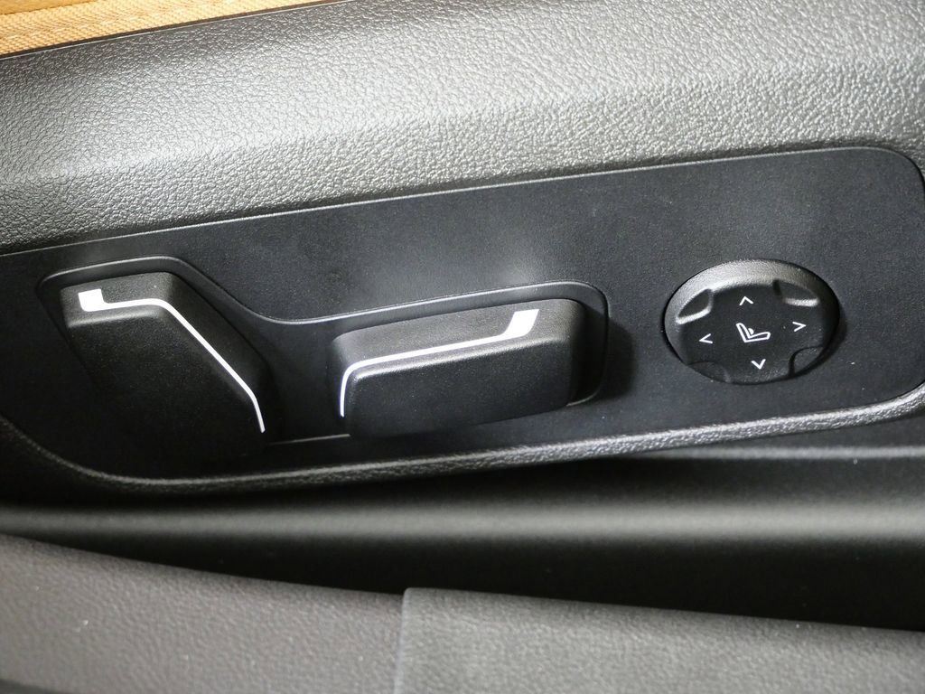 Thumbnail: 2026 BMW 3 Series - 24