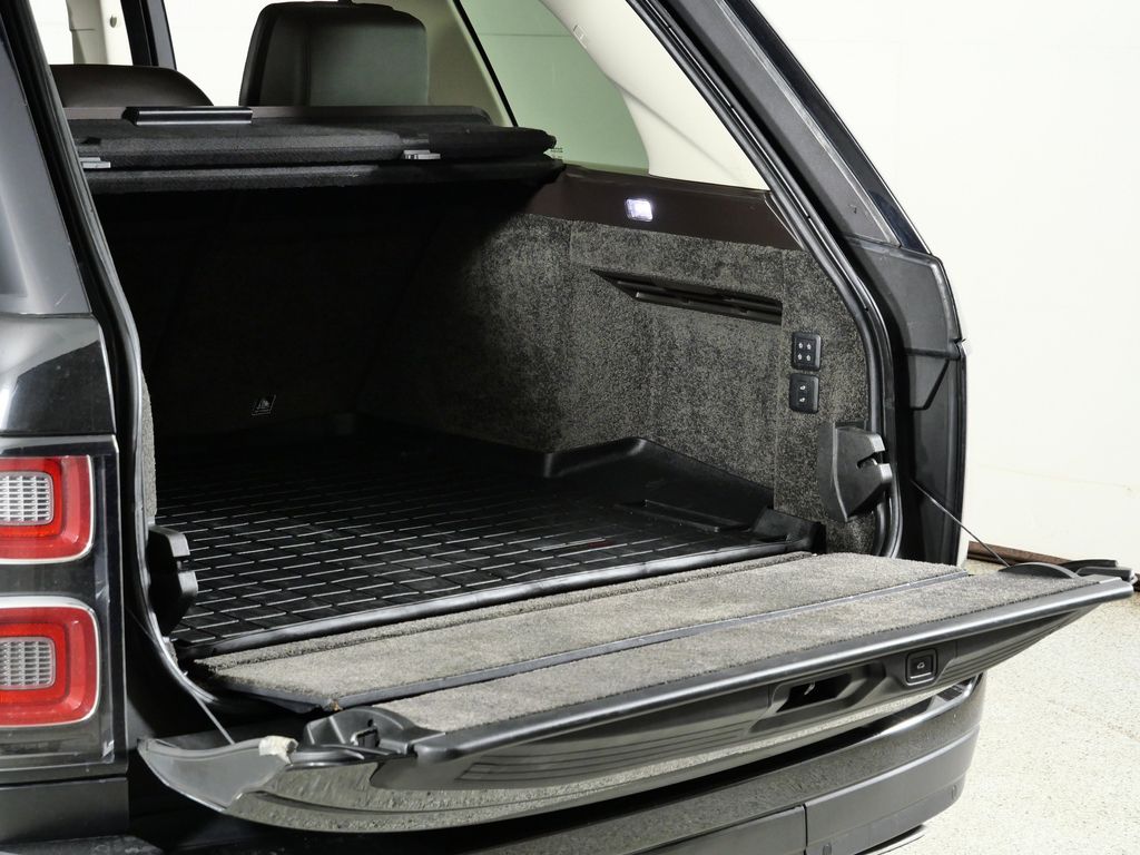 Thumbnail: 2018 Land Rover Range Rover - 29