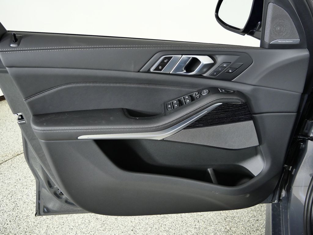 Thumbnail: 2026 BMW X5 - 32