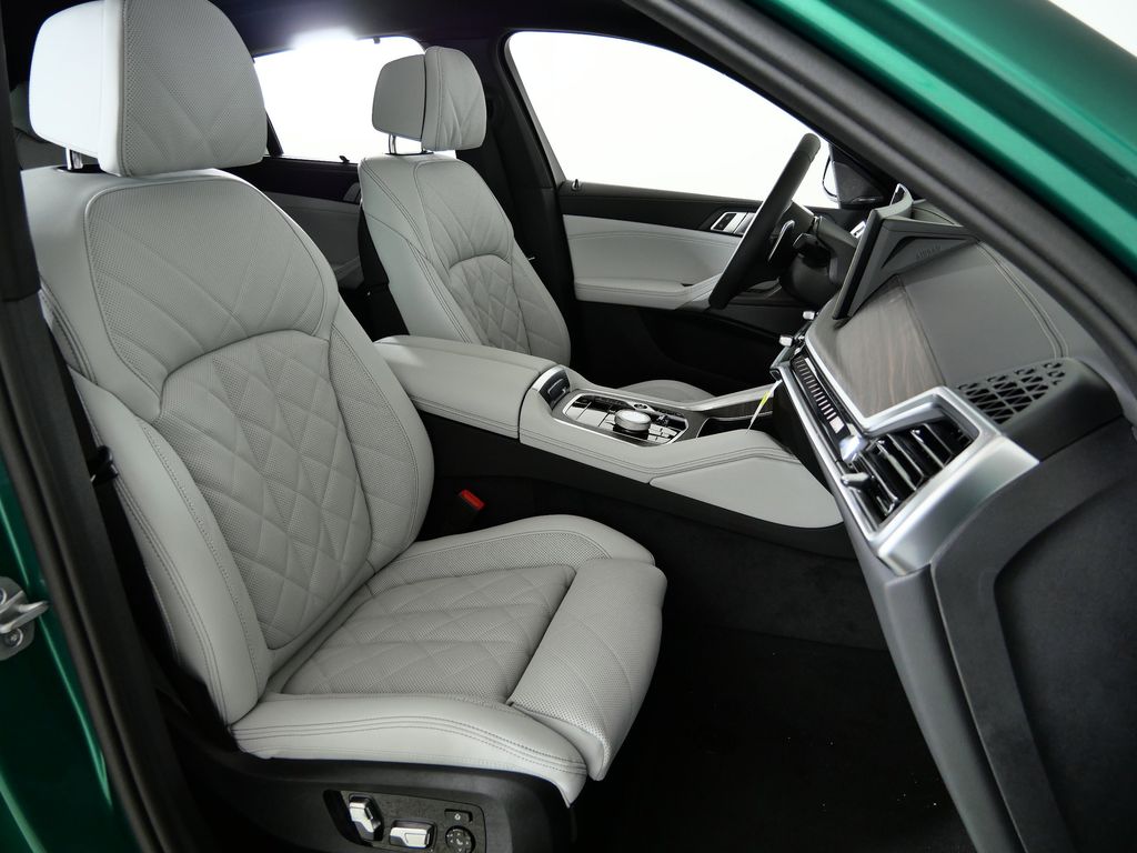 Thumbnail: 2026 BMW X6 - 21