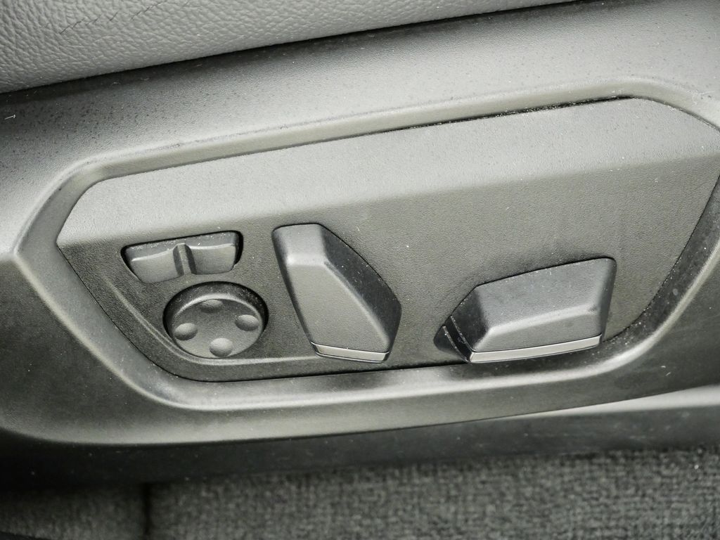 Thumbnail: 2017 BMW X4 - 23