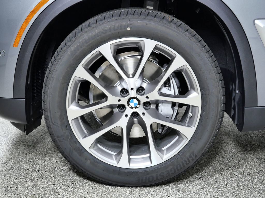 Thumbnail: 2026 BMW X5 - 19