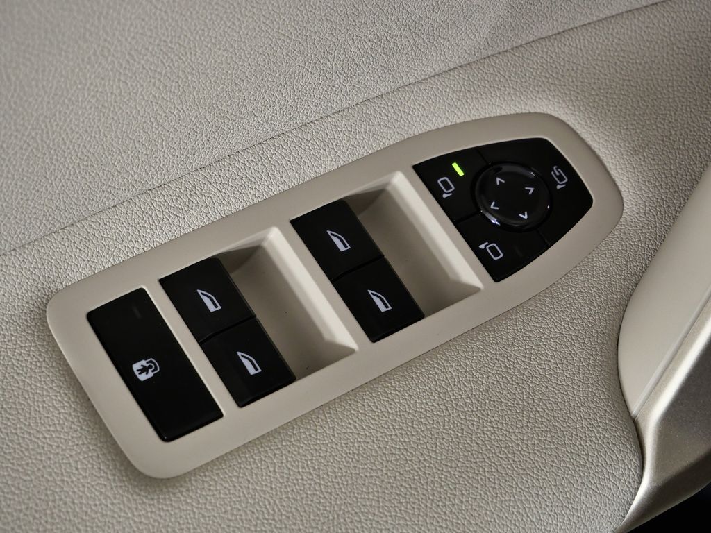 Thumbnail: 2026 BMW iX - 33