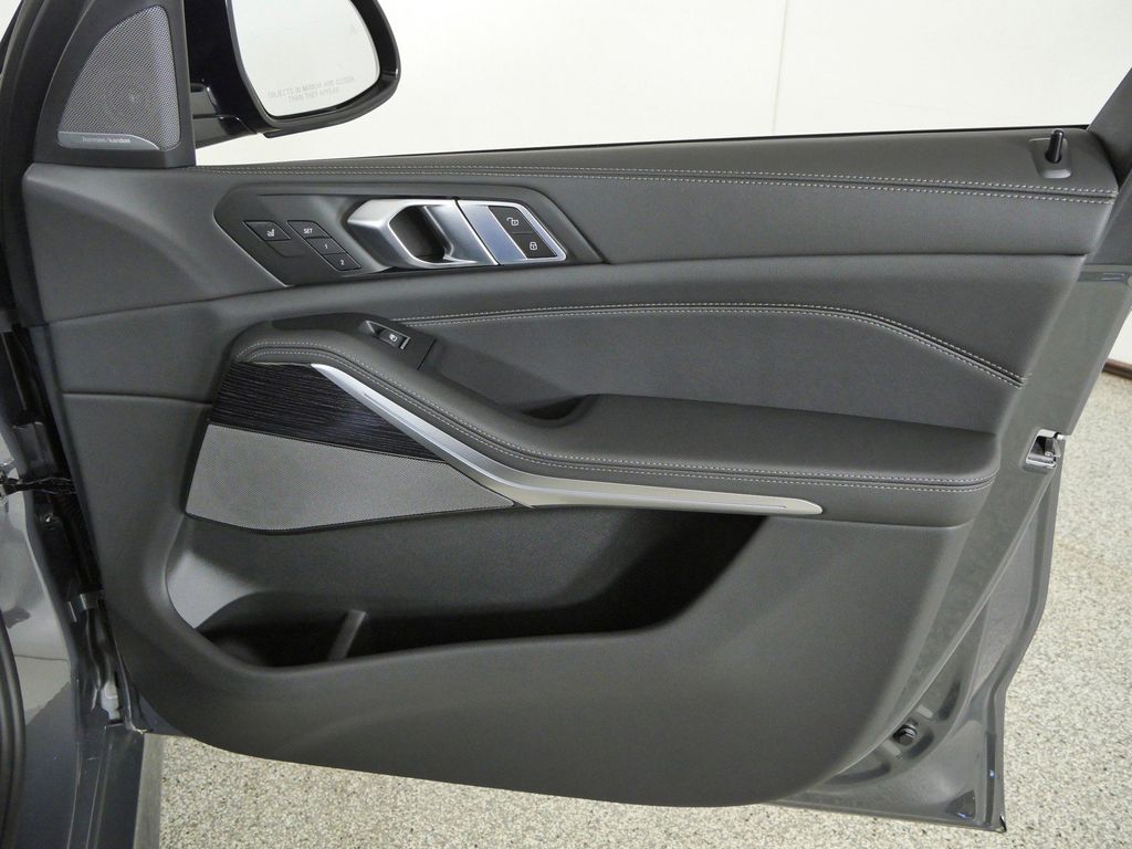 Thumbnail: 2026 BMW X5 - 19