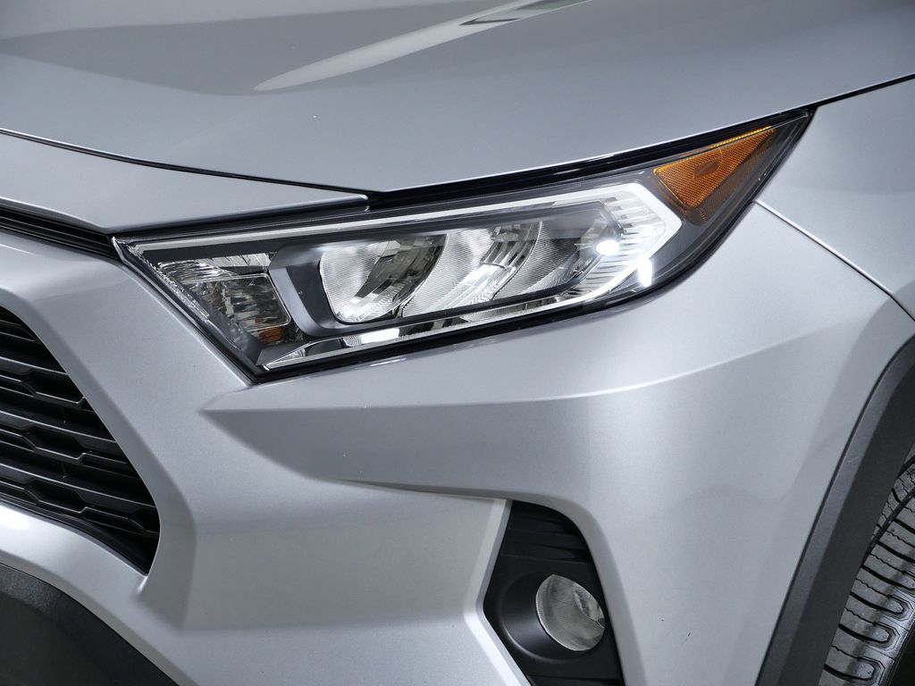 Thumbnail: 2021 Toyota RAV4 - 4