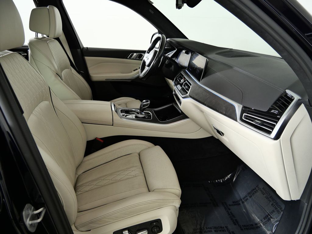 Thumbnail: 2023 BMW X5 - 21