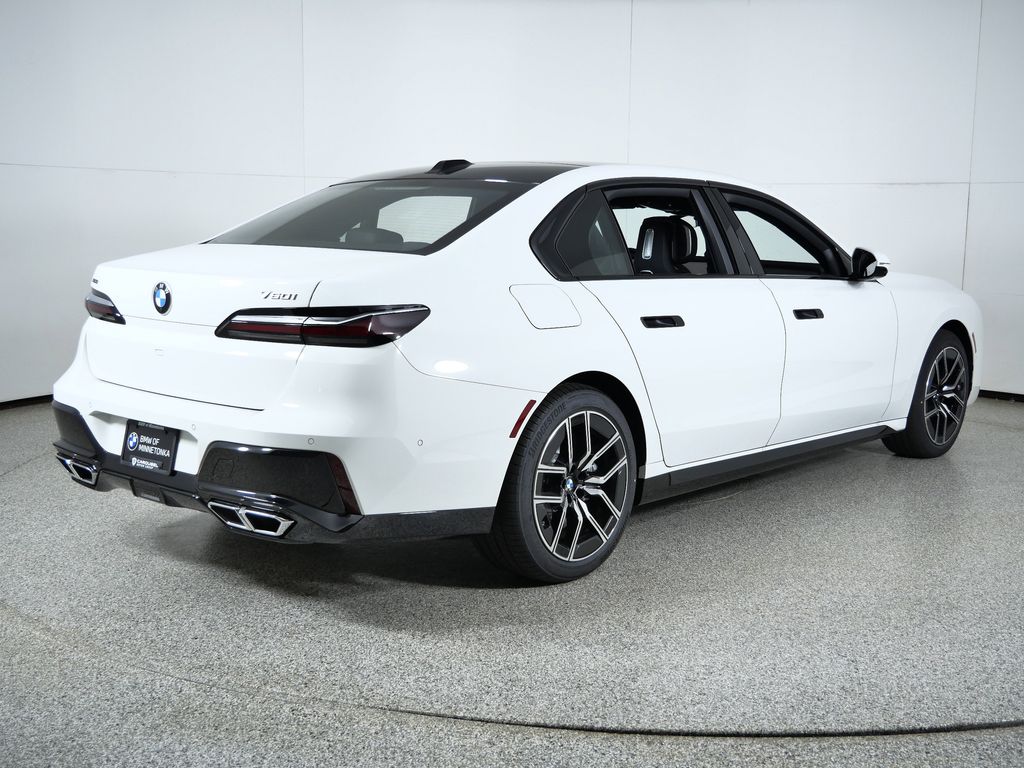 Thumbnail: 2025 BMW 7 Series - 9