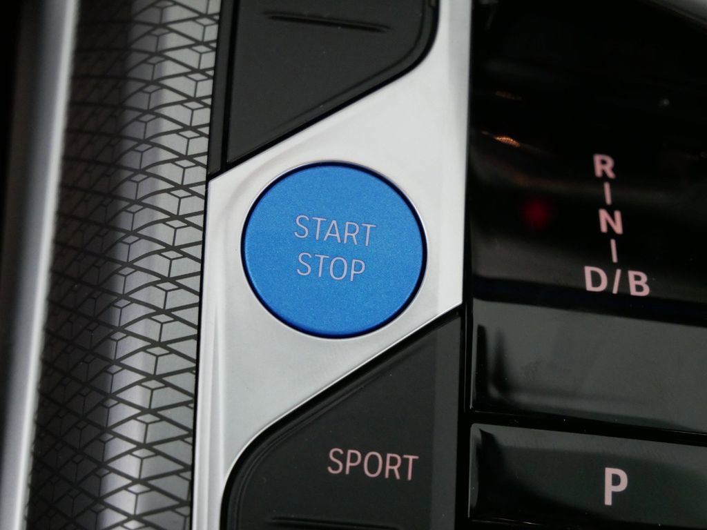 Thumbnail: 2025 BMW i4 - 47