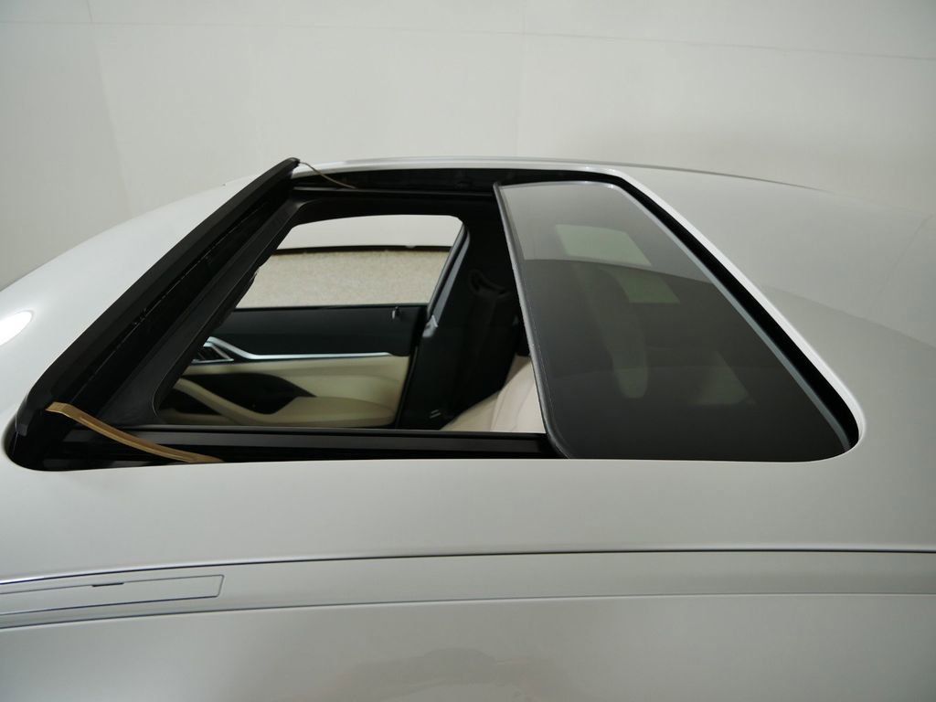 Thumbnail: 2025 BMW i4 - 24