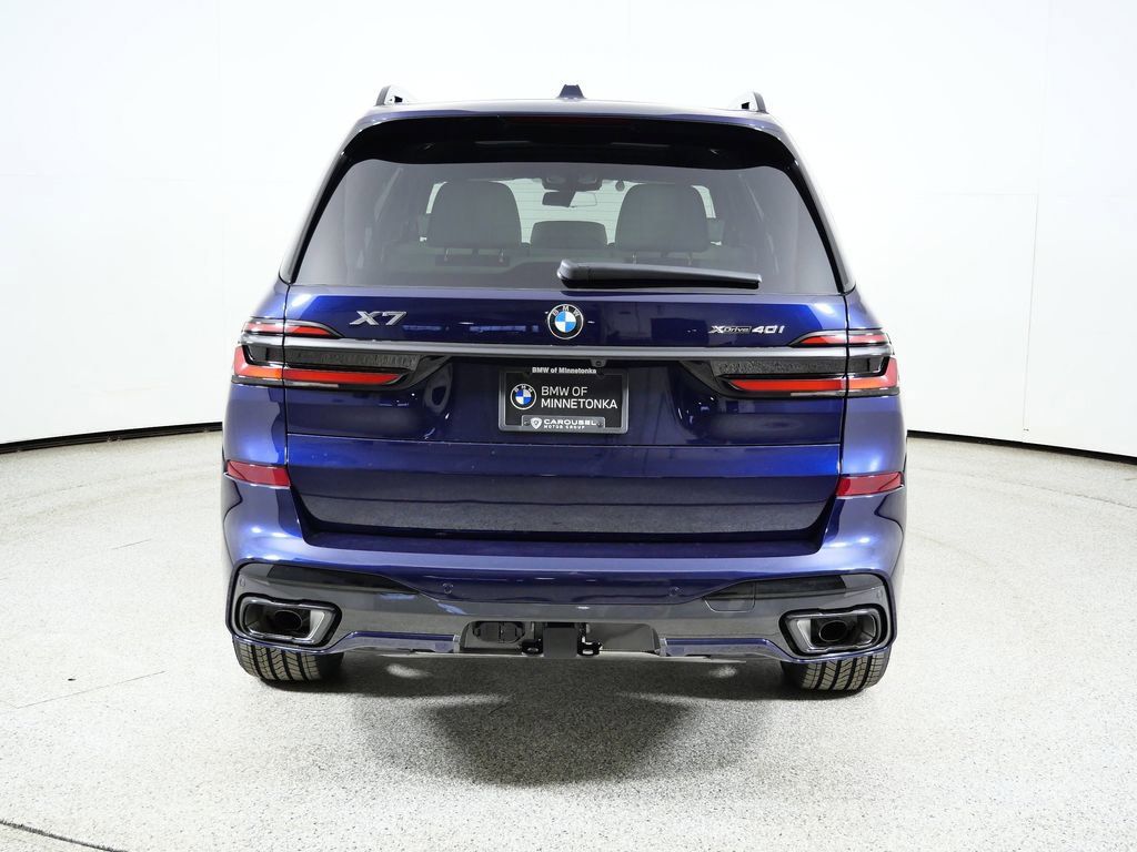 Thumbnail: 2026 BMW X7 - 12