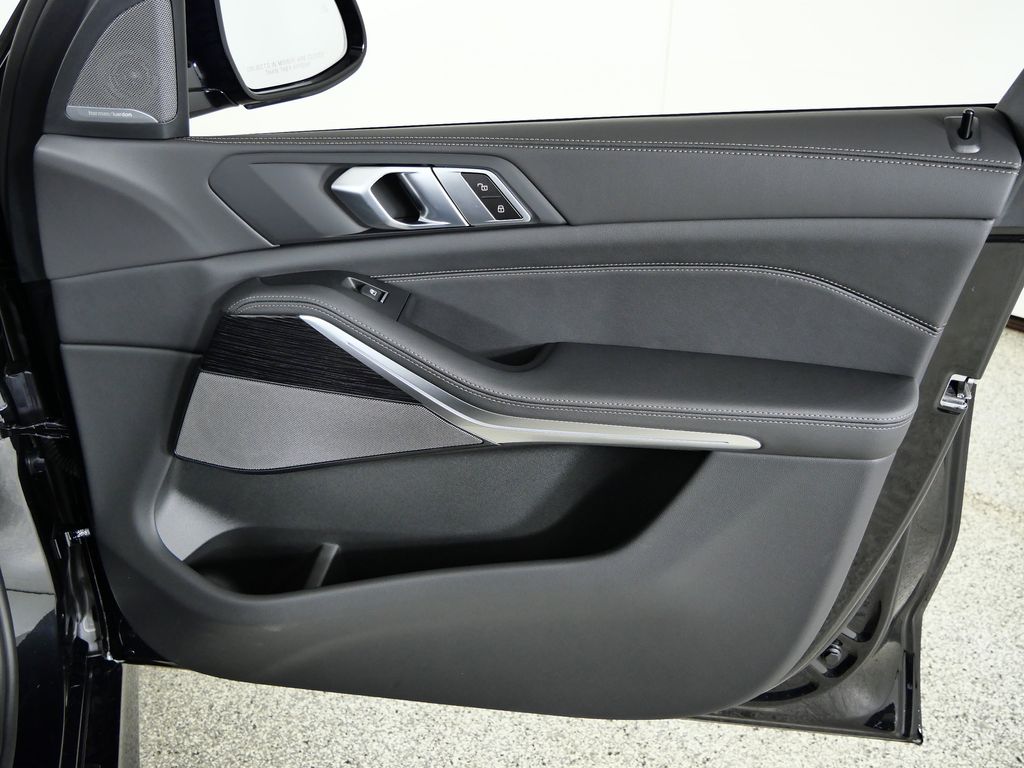 Thumbnail: 2026 BMW X5 - 19