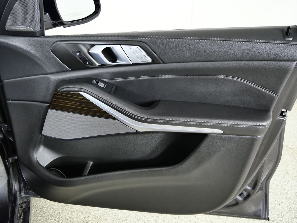 Thumbnail: 2021 BMW X7 - 20