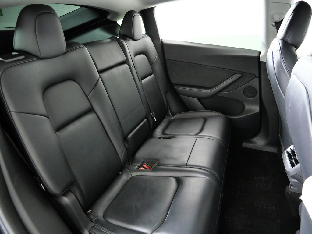 Thumbnail: 2021 Tesla Model Y - 26