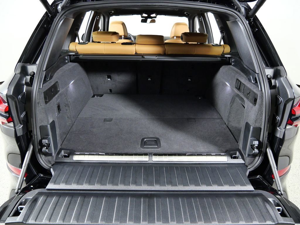 Thumbnail: 2026 BMW X5 - 30