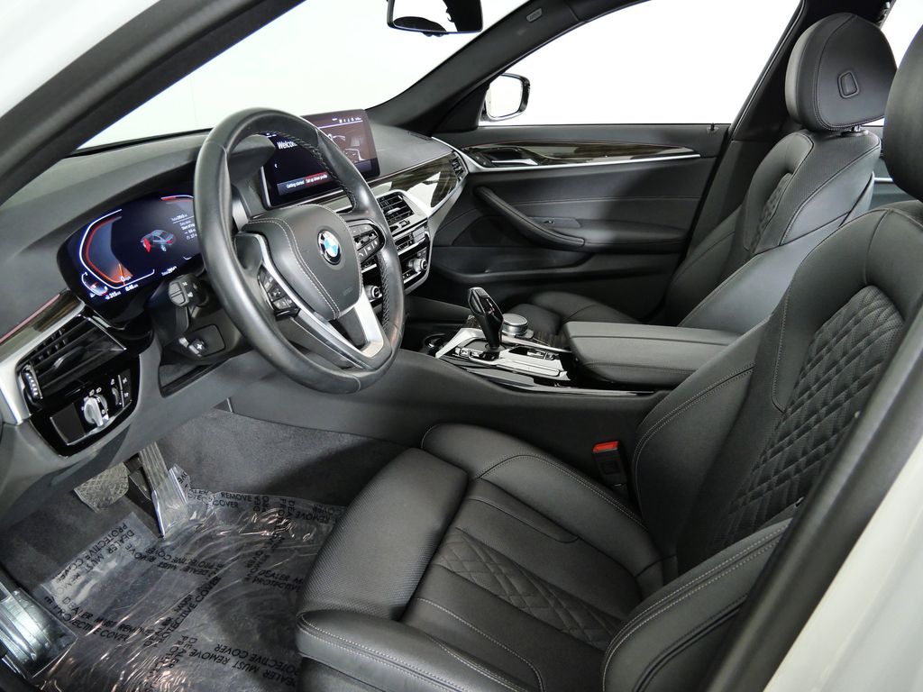 Thumbnail: 2022 BMW 5 Series - 33