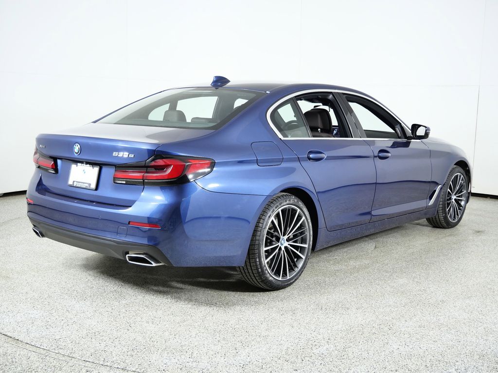 Thumbnail: 2023 BMW 5 Series - 11