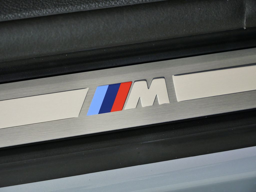 Thumbnail: 2026 BMW i4 - 23