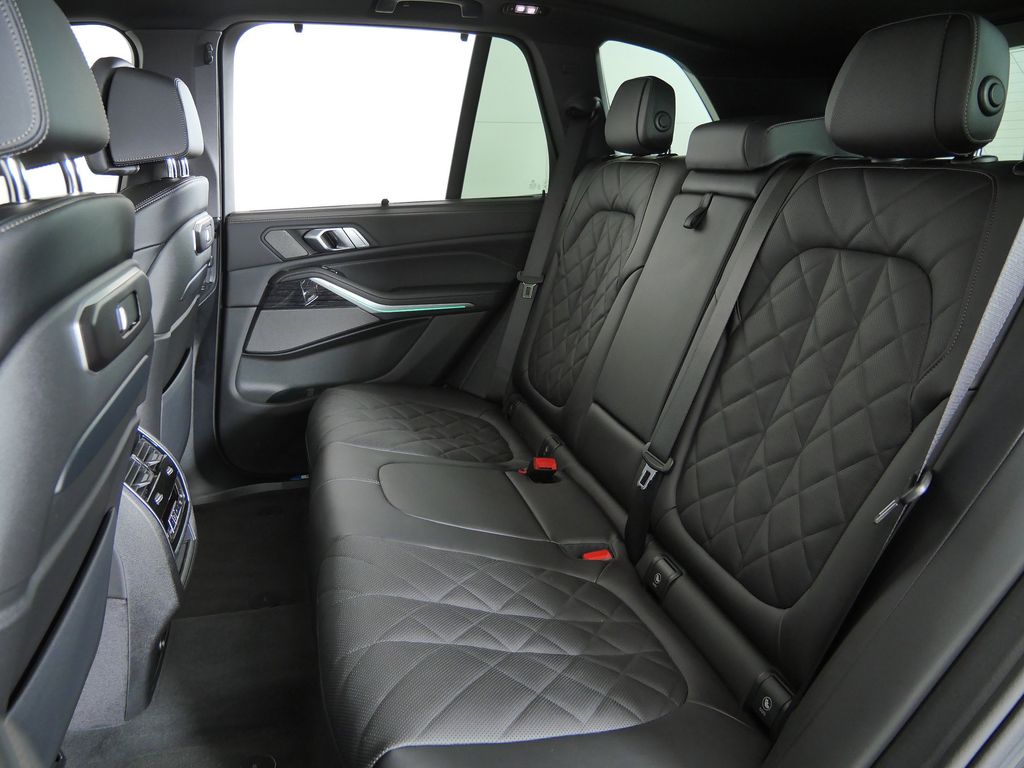 Thumbnail: 2026 BMW X5 - 33