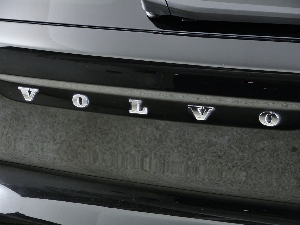 Thumbnail: 2021 Volvo XC40 - 12