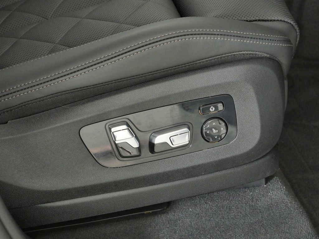 Thumbnail: 2026 BMW X5 - 22