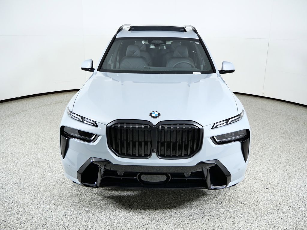 Thumbnail: 2026 BMW X7 - 16