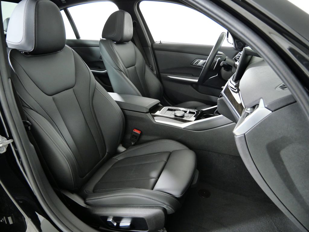 Thumbnail: 2023 BMW 3 Series - 26