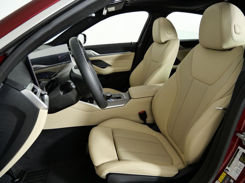 Thumbnail: 2025 BMW i4 - 39