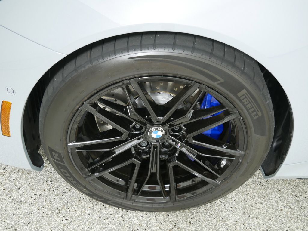 Thumbnail: 2025 BMW M5 - 18