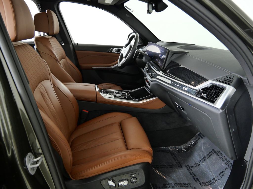 Thumbnail: 2025 BMW X5 - 21