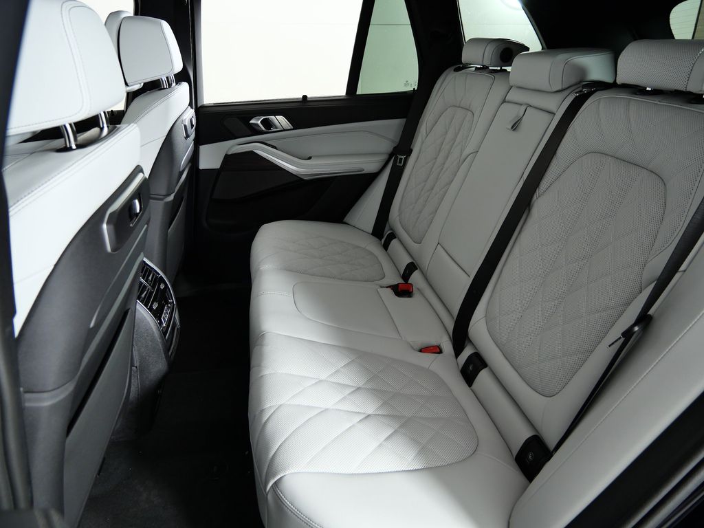 Thumbnail: 2026 BMW X5 - 33