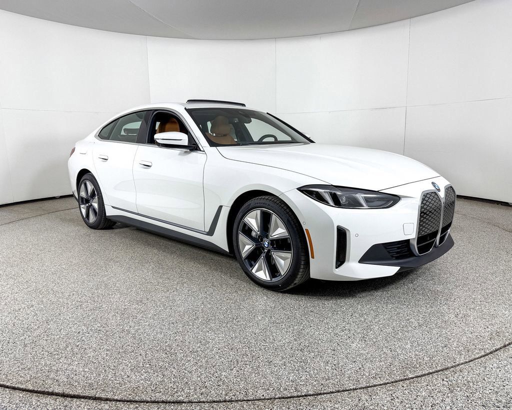 Thumbnail: 2025 BMW i4 - 6