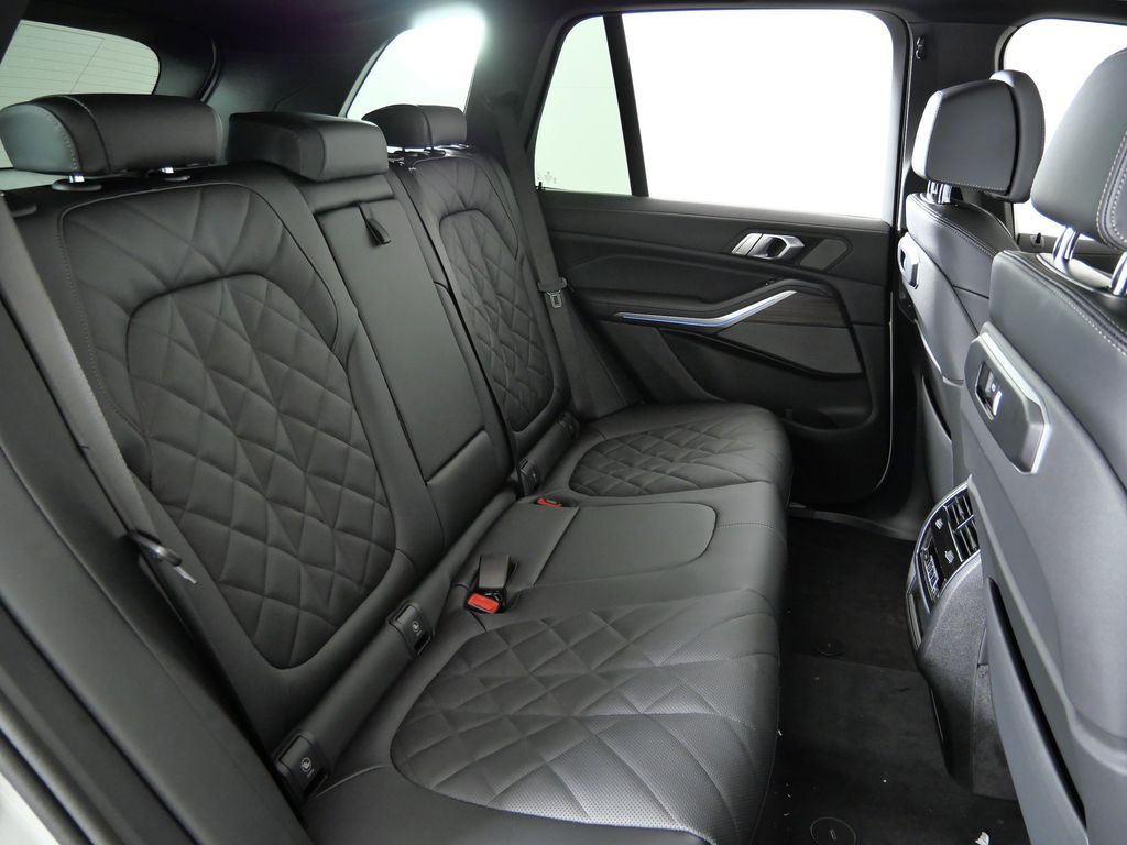 Thumbnail: 2026 BMW X5 - 27