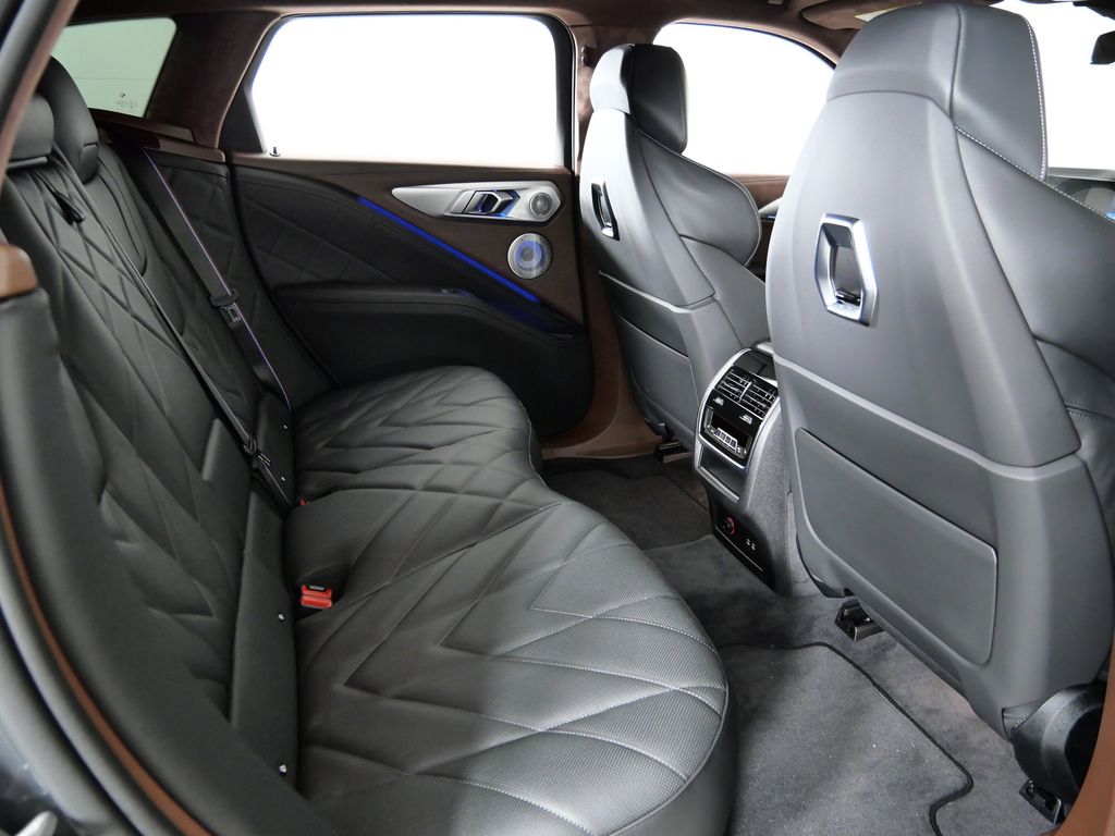 Thumbnail: 2026 BMW XM - 25