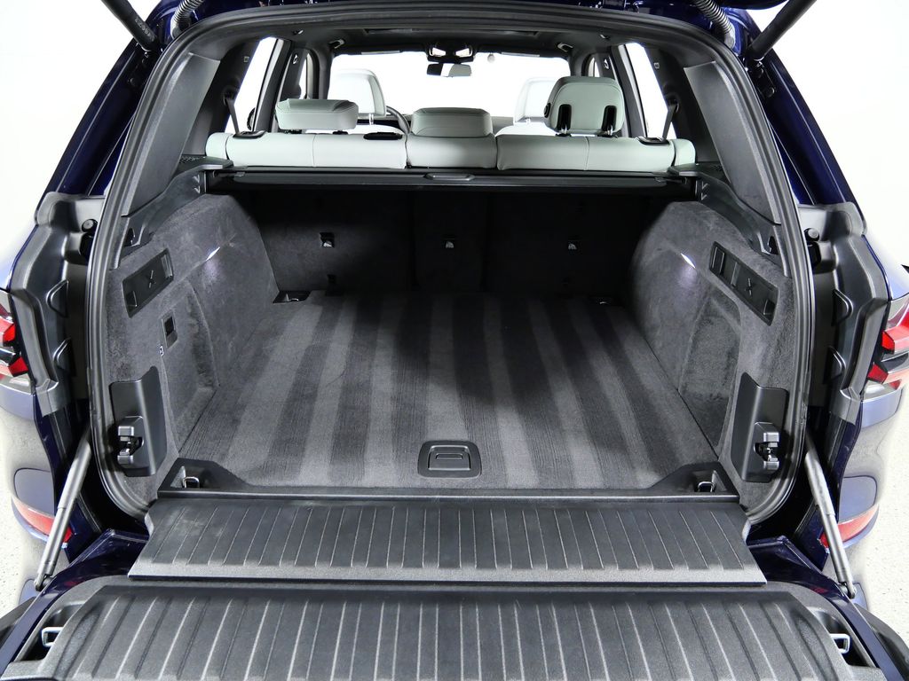 Thumbnail: 2026 BMW X5 - 29