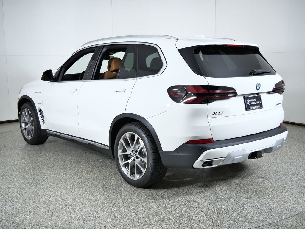 Thumbnail: 2026 BMW X5 - 16