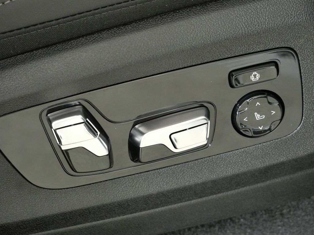 Thumbnail: 2026 BMW X5 - 22