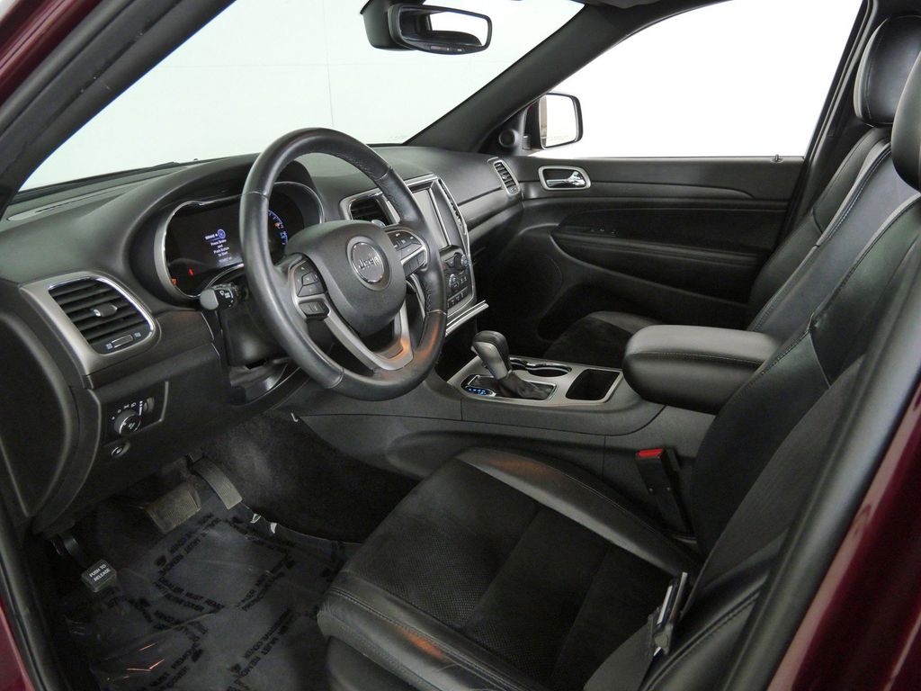 Thumbnail: 2017 Jeep Grand Cherokee - 31