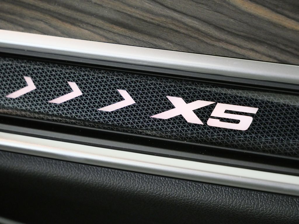 Thumbnail: 2026 BMW X5 - 24