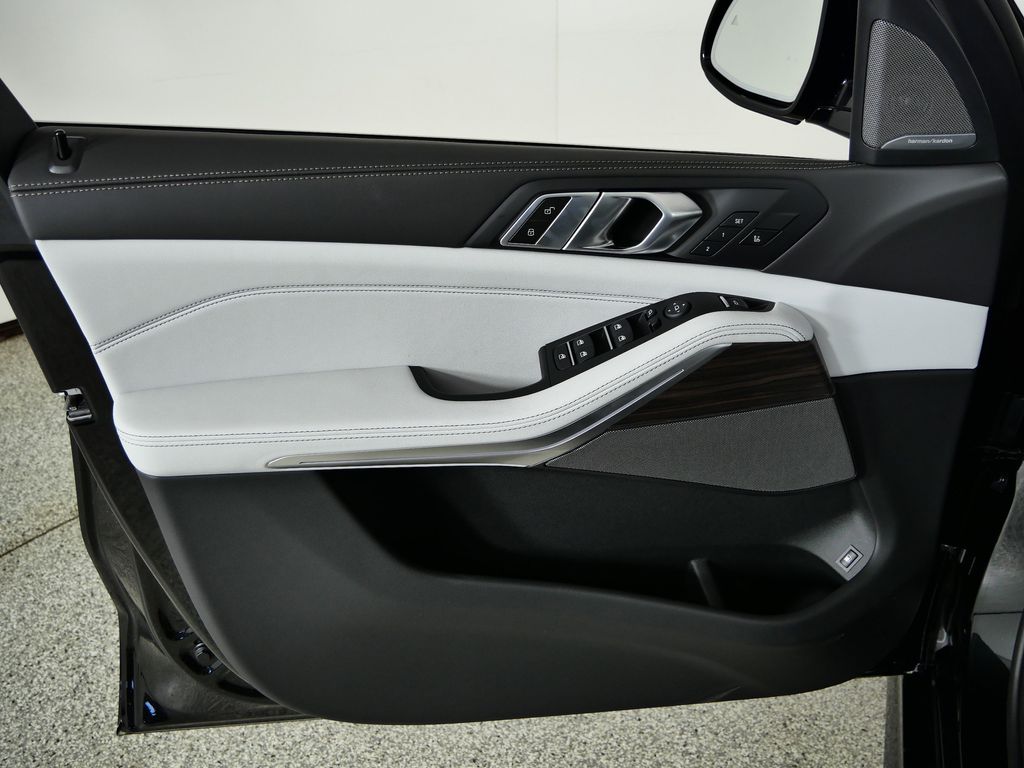 Thumbnail: 2026 BMW X5 - 34