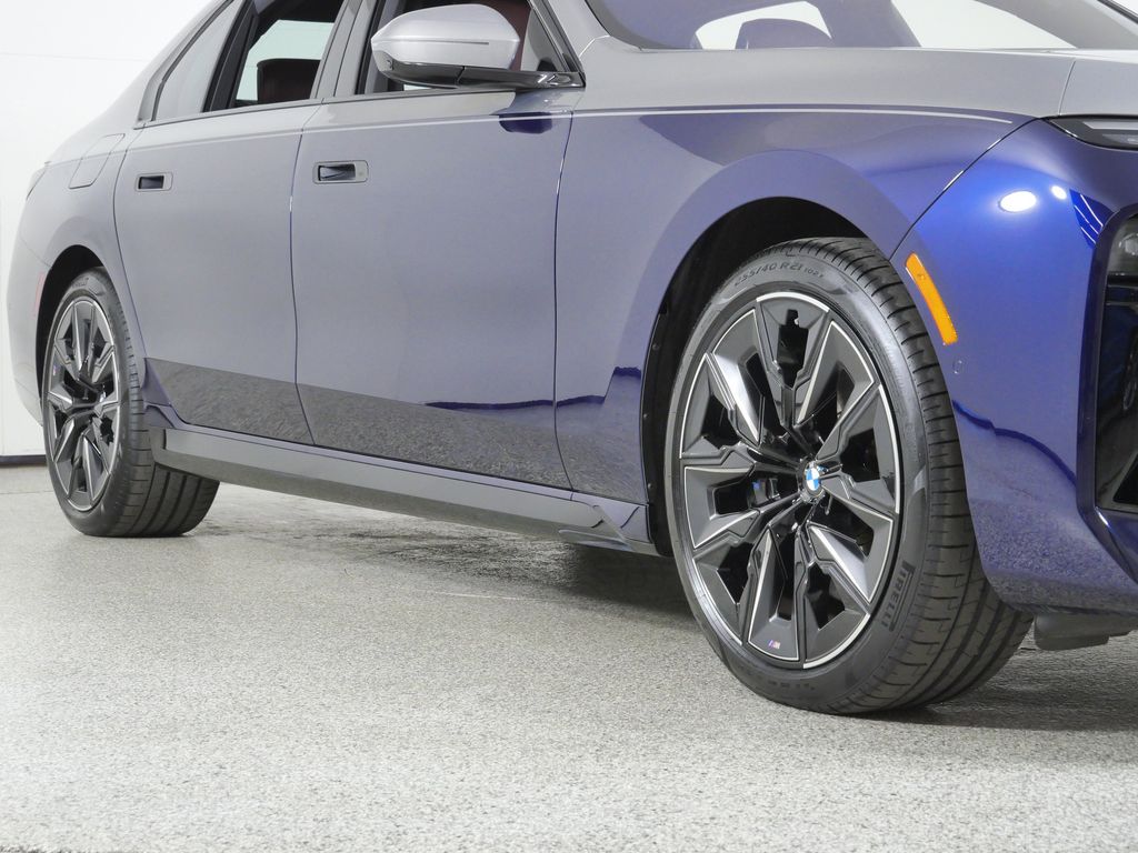Thumbnail: 2023 BMW 7 Series - 8
