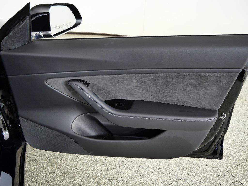 Thumbnail: 2018 Tesla Model 3 - 20